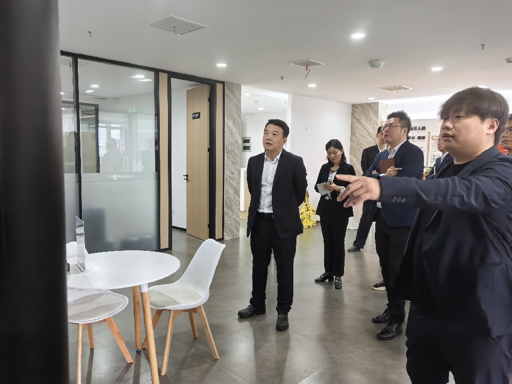 中国通服安徽置业公司与合肥蓝航天际无人机合作签约仪式圆满成功